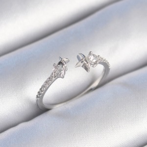 Pirinç Gümüş Renk Zirkon Taş Detay Yıldız Model Kadın Yüzük