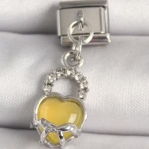 316L Çelik Gümüş Renk Zirkon Taşlı Sarı Kilit Kalp Model Nomination Charm