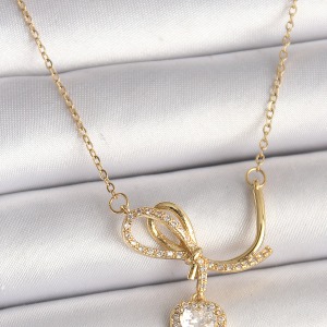 316L Çelik Gold Renk Zincir Zirkon Taşlı Düğüm Sallantı Kalp Model Kadın Kolye