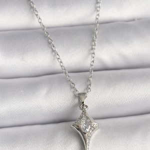 316L Çelik Gümüş Renk Zincir Zirkon Taşlı Kuzey Yıldızı Model Kadın Kolye