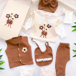 Çiçek ve Fiyonk Detaylı 10 Parça Bebek Hastane Çıkışı Ful Set