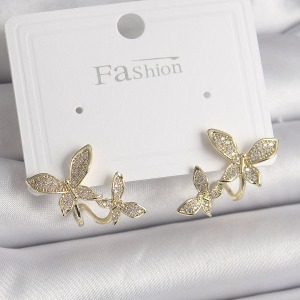 Pirinç Gold Renk Zirkon Taşlı Kelebek Model Kadın Küpe