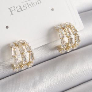 Pirinç Gold Renk Zirkon Taşlı Halka Model Kadın Küpe