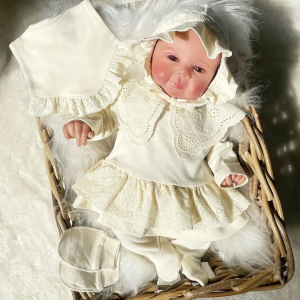 Dantel Yaka Yenidoğan Kız Bebek 7 Parça Battaniyeli Hastane Çıkışı Seti