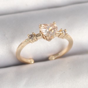 Pirinç Gold Renk Zirkon Taşlı Kalp Model Ayarlanabilir Kadın Yüzük