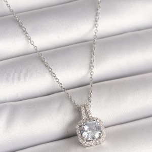 316L Çelik Gümüş Renk Zincir Zirkon Taşlı Kare Model Kadın Kolye