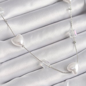 Pirinç Gümüş Renk Beyaz İnci Kalp Model Kadın Kolye