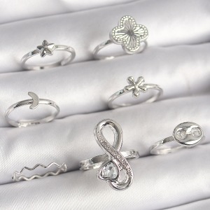 Pirinç Gümüş Renk Yonca Figür Sonsuzluk Zirkon Taşlı Kalp Detay Kadın Yüzük Kombini